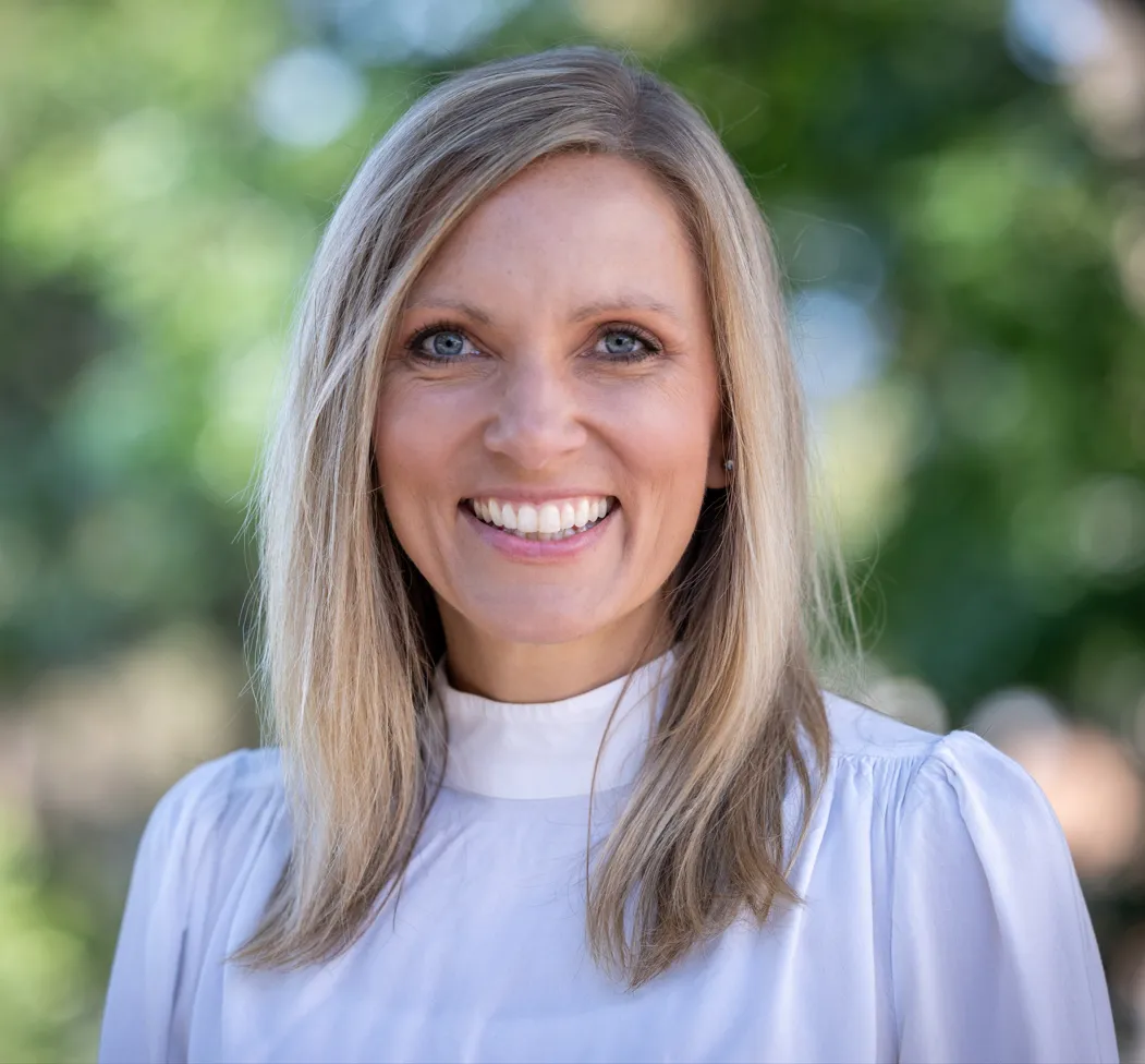 Headshot of Kelly Small